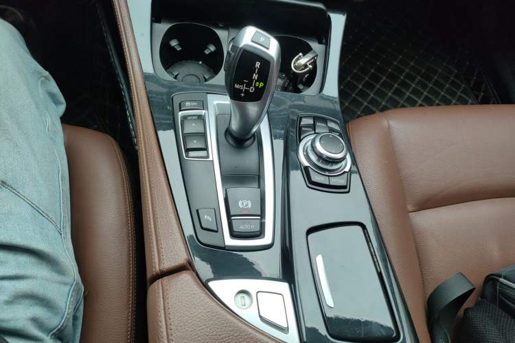 Used BMW 5 Series 2014 520i Elegant Edition