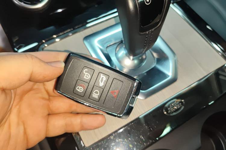 Used Land Rover Range Rover Evoque New Energy 2021 Aurora L P300e Luxury Edition