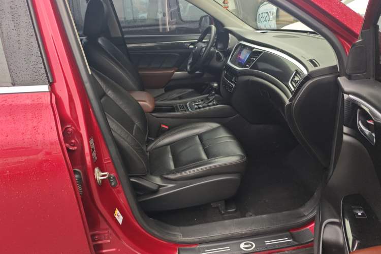 Used GAC Trumpchi GS7 2017 320T Two-Wheel-Drive Luxury Model
