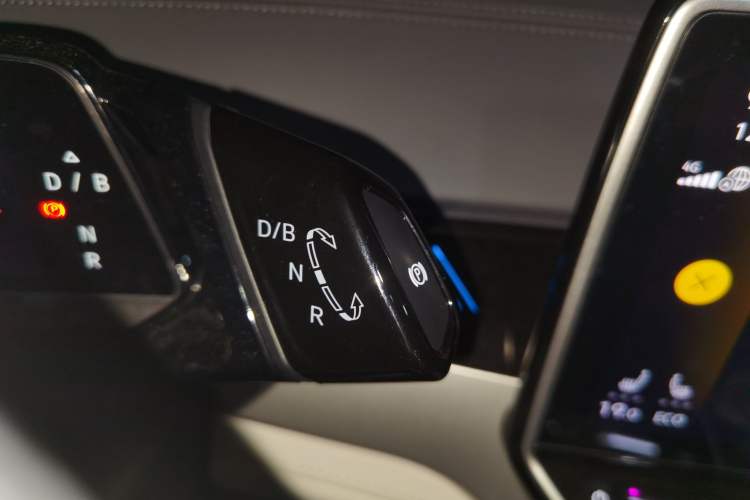 Used Volkswagen ID.6 CROZZ 2021 High-Performance PRIME Edition Gear Lever