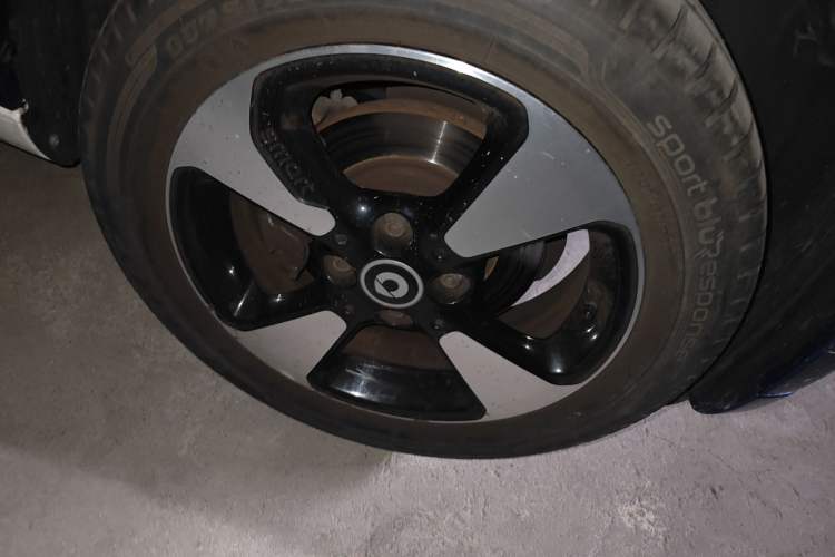 Used smart fortwo 2018 1.0L 52kW Hardtop Passion Edition China V Standard Right Front Wheel Hub