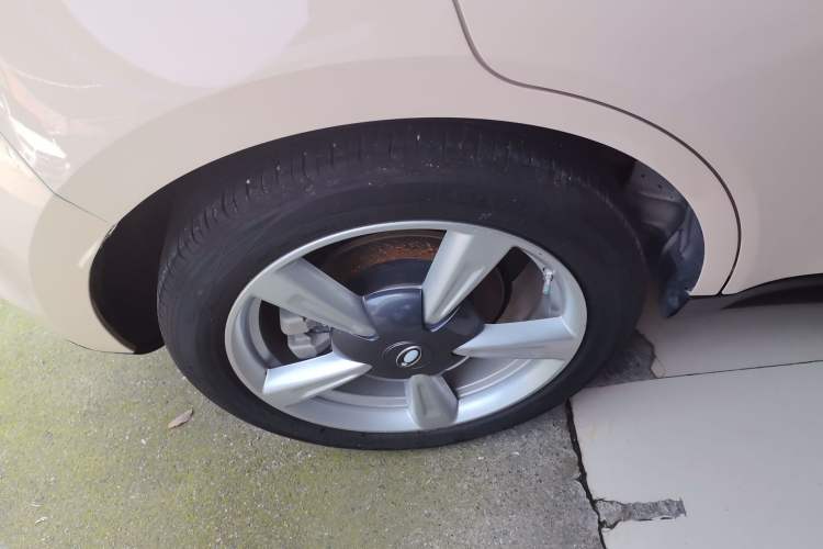 Used ORA Good Cat 2021 400km Standard Range Venus Edition Lithium-Ion Battery Right Rear Wheel Hub