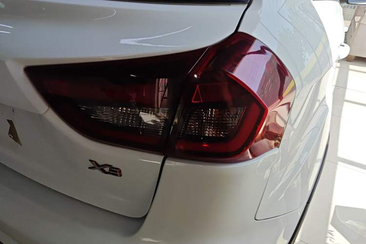 Used Geely Auto Vision X3 2021 PRO 1.5L Manual Elite Model Right Rear Taillight