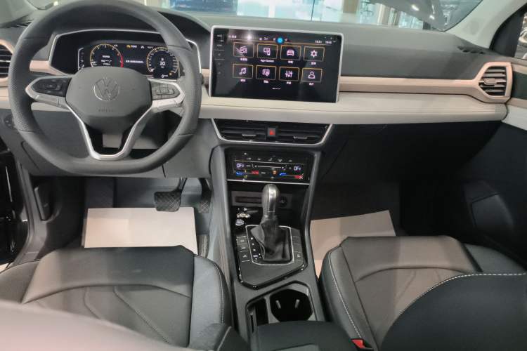 Used Volkswagen Tharu 2024 300TSI Two-Wheel-Drive Full Moon Edition Gear Lever