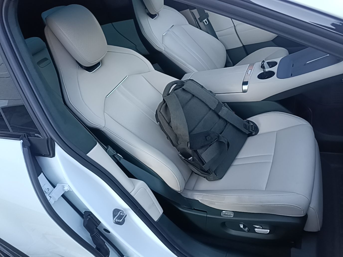 Xiaomi Auto YU7 2025 Ultra-Long Range High-Performance All-Wheel-Drive Max Edition — снимка 19