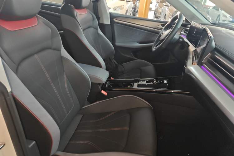 Used Volkswagen Lamando 2022 Lavida L 280TSI DSG Cool & Spicy Edition Right Front Seat