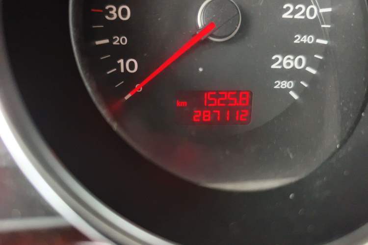 Used Audi A8 2009 A8L 2.8 FSI Standard Model Odometer Close Up