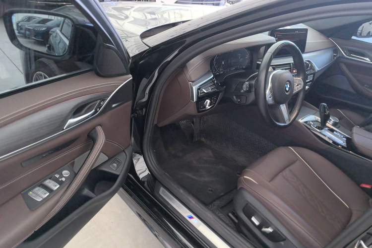 Used BMW 5 Series 2023 530Li Leading Model M Sport Package Driver Seat