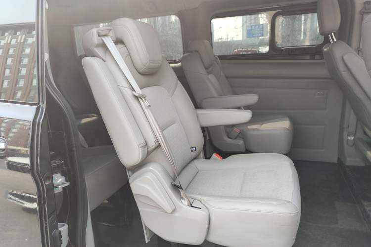 Used Ford Transit 2023 2.0T Gasoline Automatic Business & Travel Model Mid-axle Low-roof Design 7/8/9-Seater