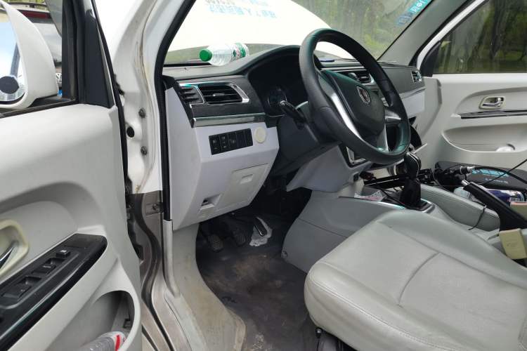 Used Jinbei New Hiace X30L 2016 1.5L Wealth Edition DLCG14 Driver Seat