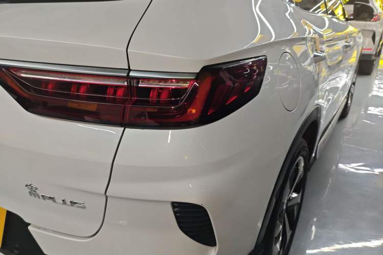 Used BYD Song PLUS New Energy 2021 EV Flagship Model Exterior 2