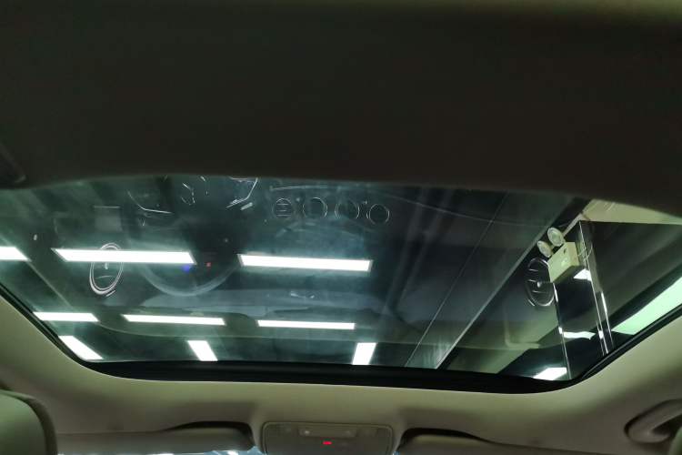 Used Mercedes-Benz E-Class 2022 Updated E 300 L Luxury Edition Headliner