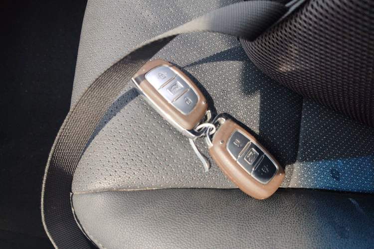 Used Hyundai Elantra (5th Generation / Langdong) 2016 1.6L Automatic Prestige Model
