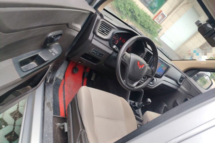 Used Wuling Hongguang V 2022 1.5L Jingqu Version Hydraulic Power Steering LAR