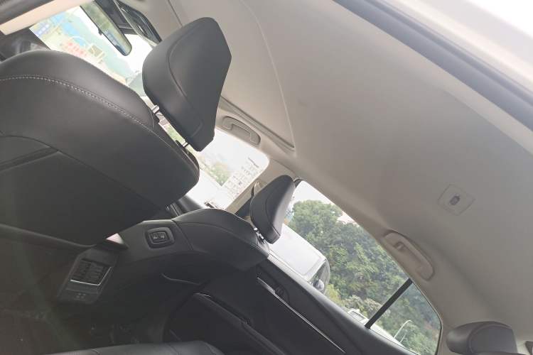 Used Toyota Camry 2024 Dual-Motor 2.0 HGVP Luxury Edition
