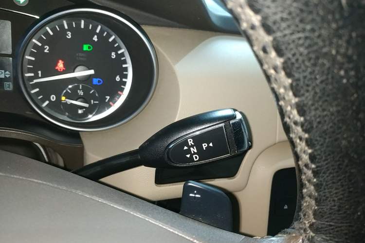 Used Mercedes-Benz R-Class 2014 R 320 4MATIC Luxury Model