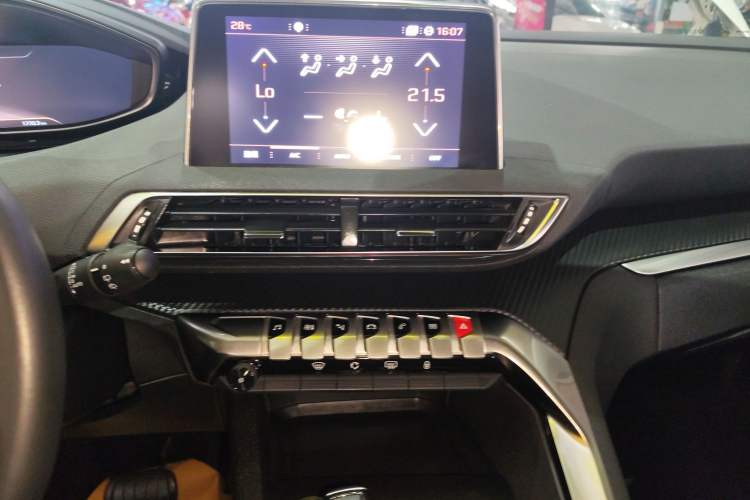 Used Peugeot 4008 2017 350THP Elite Edition Audio And AC Panel