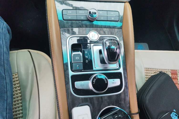 Used BYD Qin New Energy 2017 1.5T Luxury Model Gear Lever