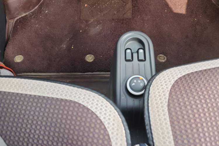 Used Wuling Hongguang MINIEV 2022 Macaron Premium Model – Lithium Iron Phosphate Gear Lever