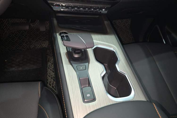 Used Changan X7 PLUS 2024 1.5T Automatic Luxury 7-Seater
