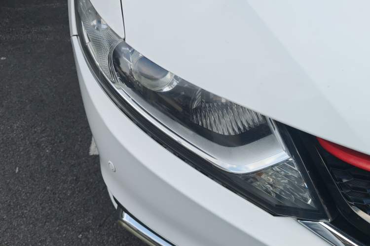 Used Honda Jade 2014 1.8L Automatic Comfort Elite Version 5 Seats Right Front Headlight