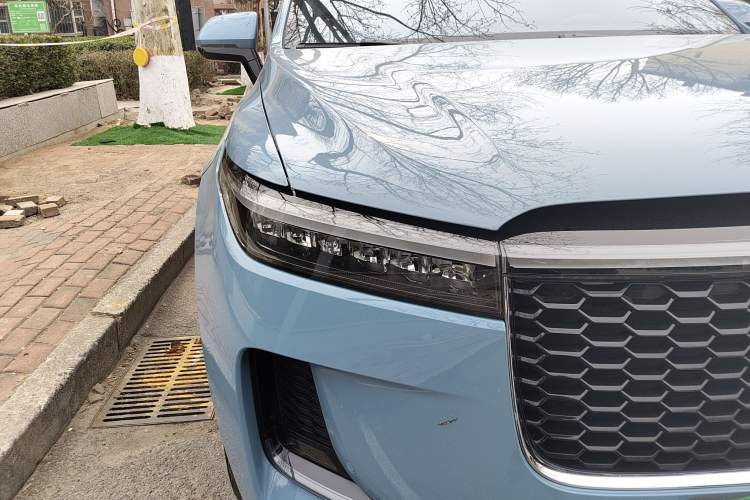 Used Li Auto ONE 2021 Extended-Range 6-Seater Version Right Front Headlight