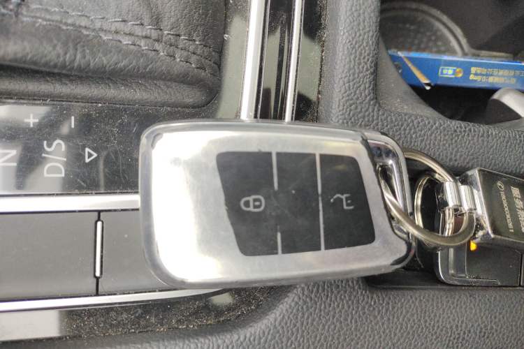 Used Volkswagen Magotan 2023 2 Million Units Limited Edition 330TSI DSG Leading Version