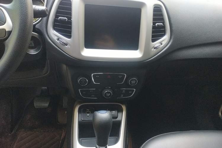 Used Jeep Compass 2020 220T Automatic Leading Edition