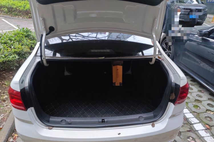 Used Volkswagen Lavida 2015 1.6L Automatic Fashion Edition
