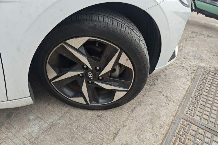 Used Hyundai Elantra 2021 1.5L CVT GLX Elite Edition Exterior 7