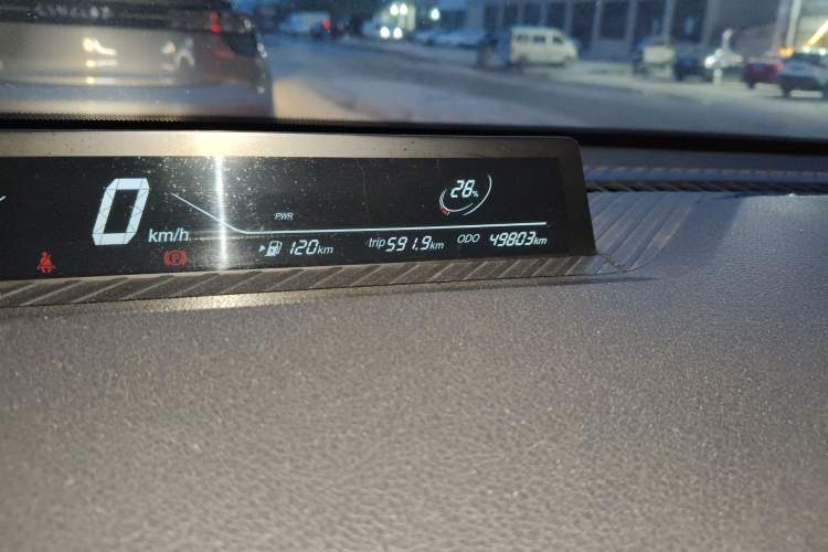 Used NETA V 2021 Long-Range Entertainment Edition Upgrade Model Odometer Close Up