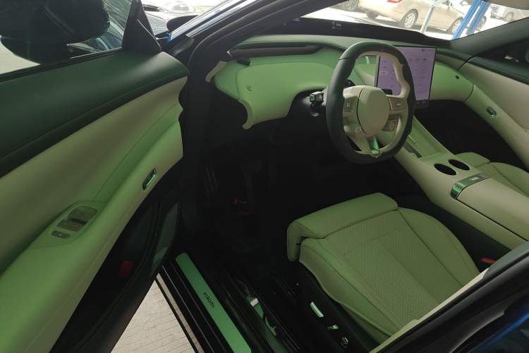 Used Xiaomi Auto YU7 2025 Ultra-Long Range Rear-Wheel Drive Version Driver Seat