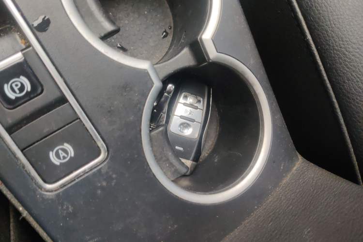 Used Haval H2 2017 Red-Label 1.5T Automatic Two-Wheel Drive Luxury Model Vehicle Key