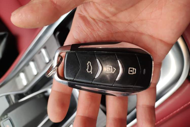 Used Dongfeng Fengon 580 2022 1.5T Automatic Luxury Edition Vehicle Key