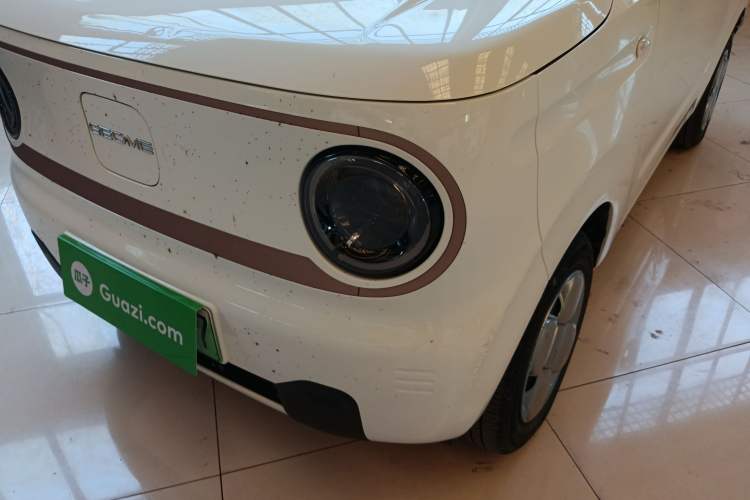 Used Geely Galaxy Panda 2024 Panda Mini 200km Endurance Bear Left Front Headlight