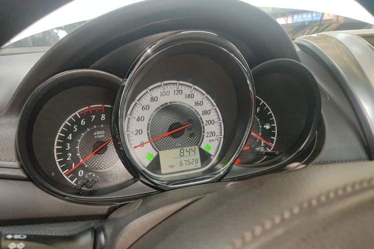 Used Toyota YARiS L Zhi Xuan 2015 1.5G Manual Xuan Dong Sunroof Special Edition Instrument Cluster