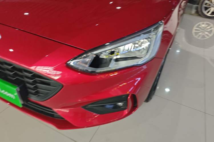 Used Ford Focus 2020 Hatchback EcoBoost 180 Automatic Trend Edition
