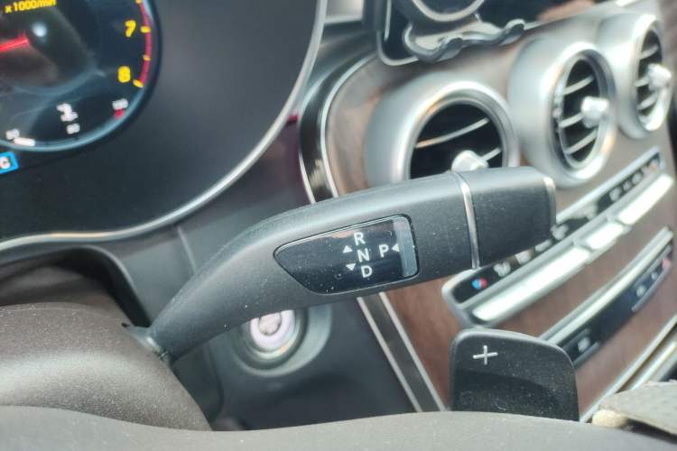 Used Mercedes-Benz GLC 2021 GLC 300 L 4MATIC Dynamic Model Gear Lever