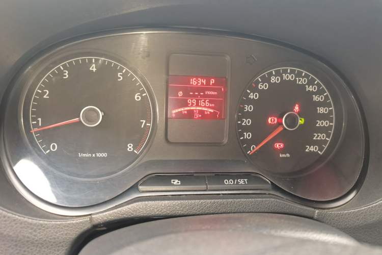 Used Volkswagen Polo 2011 1.6L Automatic ZhiKu Edition Instrument Cluster