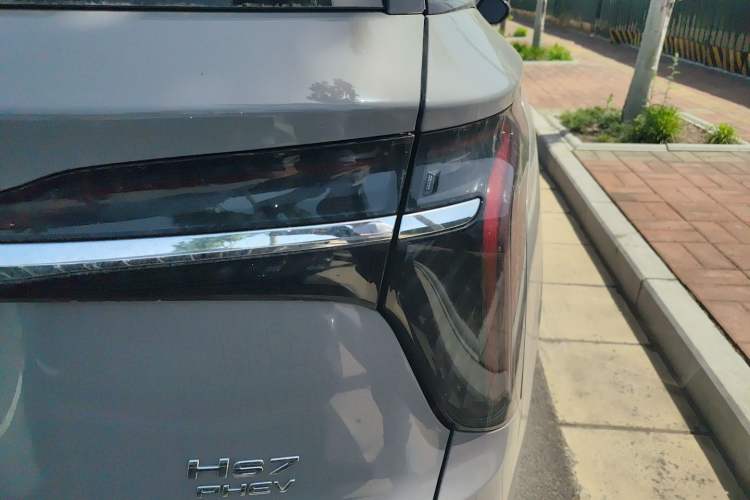 Used Hongqi HS7 PHEV 2024 2.0T PHEV Four-Wheel Drive Flagship Edition 6 Seats
