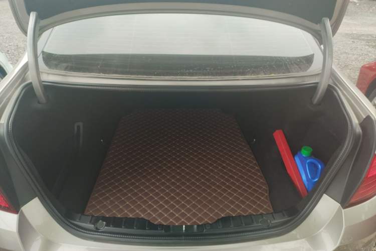 Used BMW 5 Series 2017 525Li Luxury Design Package Trunk