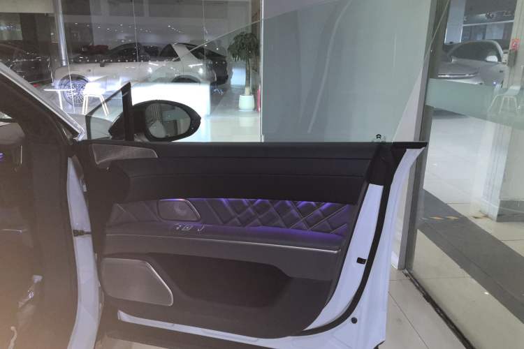 Used Nio ET9 2025 100 kWh
