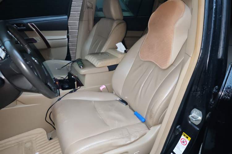 Used Toyota Highlander 2011 2.7L Two-Wheel Drive 7-Seater Luxury Edition
