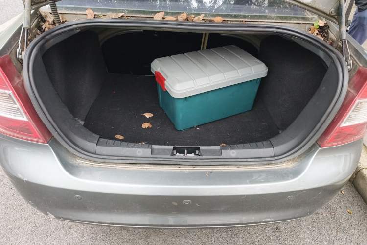 Used Ford Focus 2011 Sedan 1.8L Automatic Fashion Edition Trunk