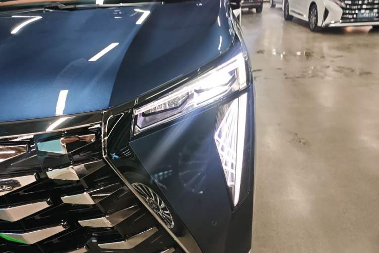 Used GAC Trumpchi Xiangwang M8 2025 Kunkun Series Ultra First-Class Cabin Left Front Headlight