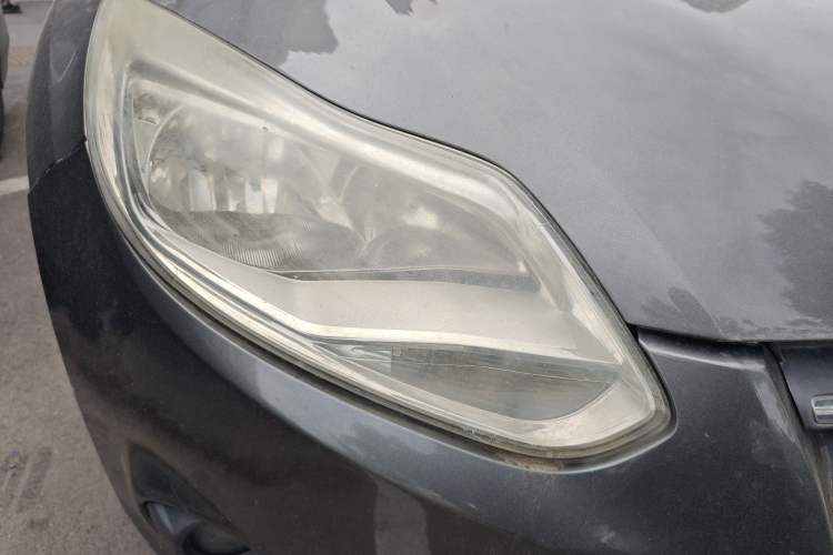 Used Ford Focus 2012 Sedan 1.6L Manual Comfort Model
