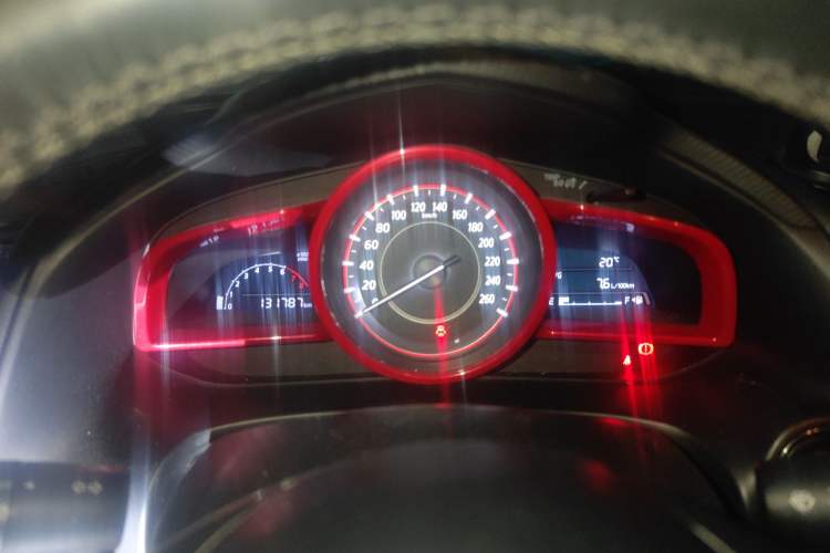 Used Mazda 3 Axela 2016 Sedan 1.5L Manual Comfort Model
