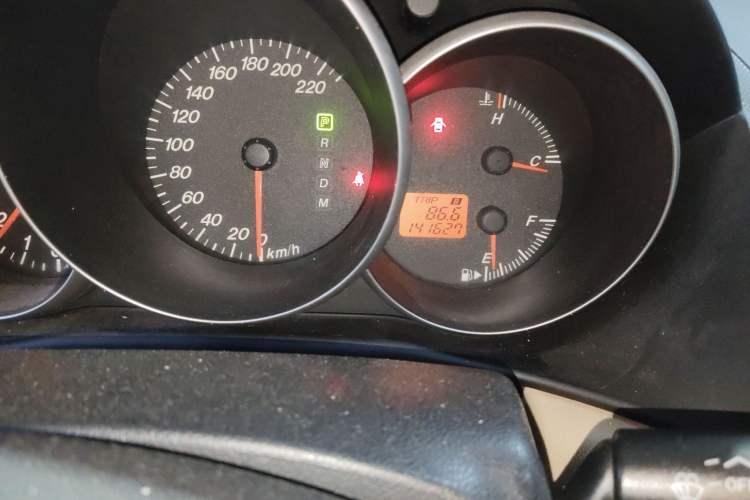 Used Mazda 3 2009 1.6L Automatic with Sunroof Odometer Close Up