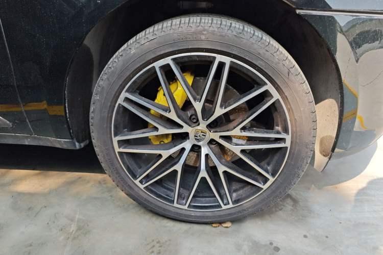 Used Porsche Macan 2026 Macan 2.0T Dream Edition Right Front Wheel Hub