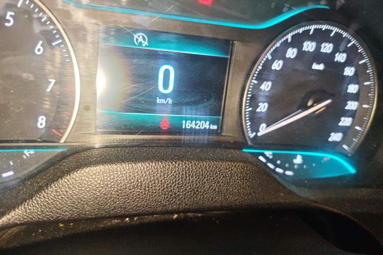 Used Buick GT 2016 15N Manual Elite Edition Odometer Close Up